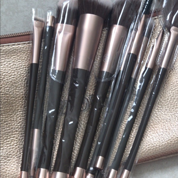 Makeup brushes - Picture 1 of 1